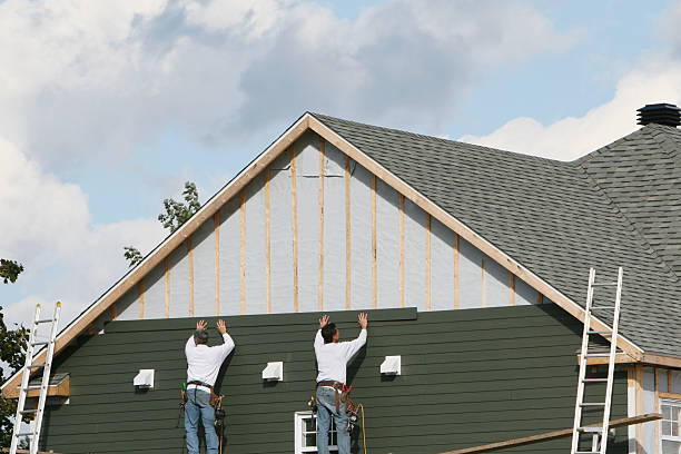 Professional Siding Contractor technician working in Downers Grove, IL